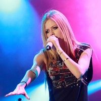 Avril Lavigne performs live at La Fete de L Humanite photos | Picture 79062